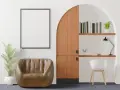 Accogliente nicchia nel muro salotto con poltrona in pelle, scrivania e libreria.