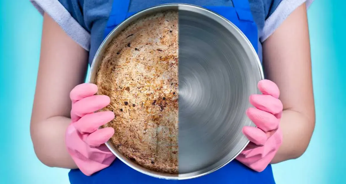 Una padella divisa a metà: da un lato incrostata, dall'altro pulita e lucente. Scopri come far brillare l'acciaio!