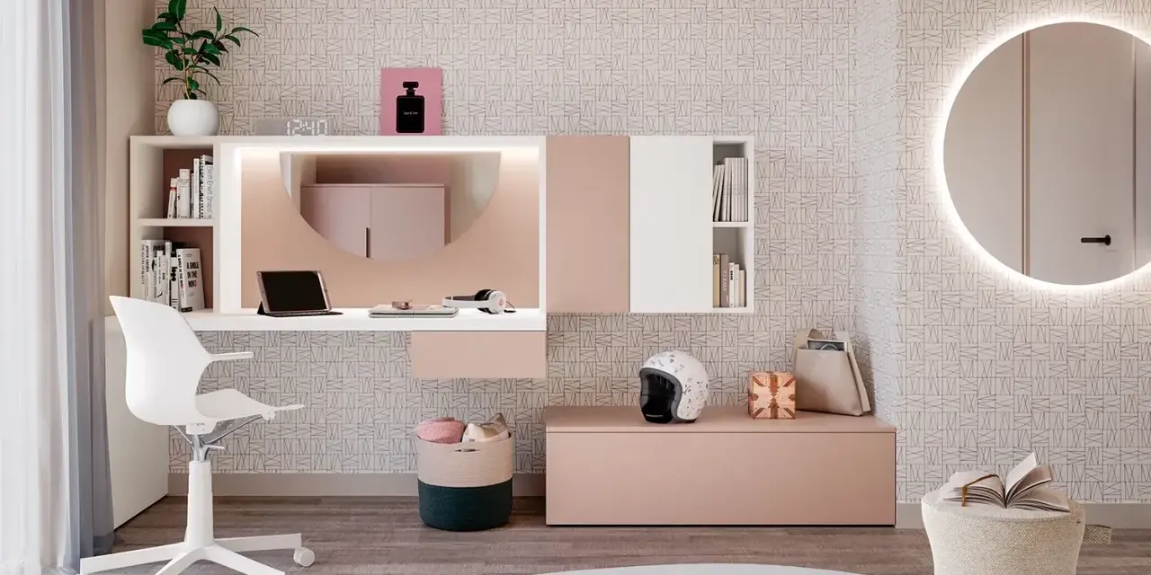 Un moderno angolo trucco in camera da letto con scrivania, specchio rotondo illuminato e accessori.