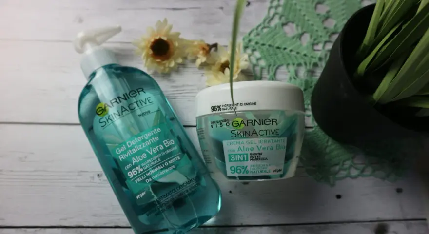 Prodotti Garnier Skinactive con aloe vera bio per il viso: un gel detergente rivitalizzante e una crema gel idratante 3 in 1.