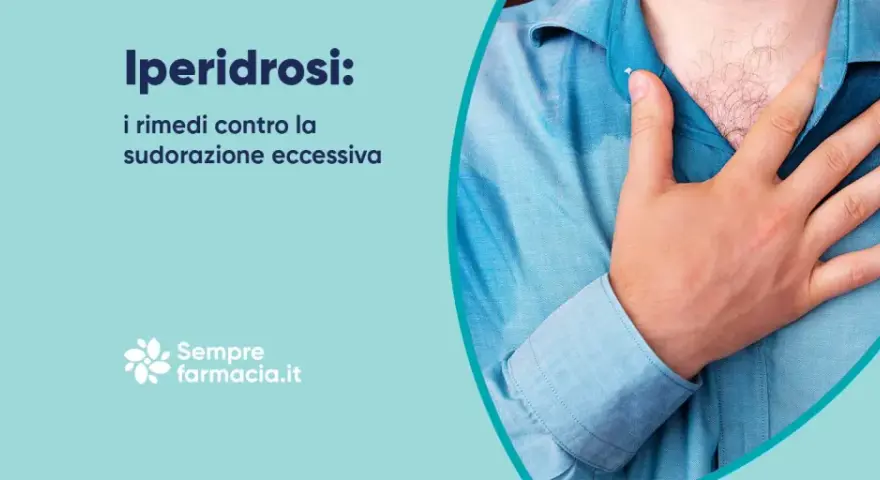 Iperidrosi: rimedi per la sudorazione eccessiva. Uomo con mano sul petto, camicia bagnata.